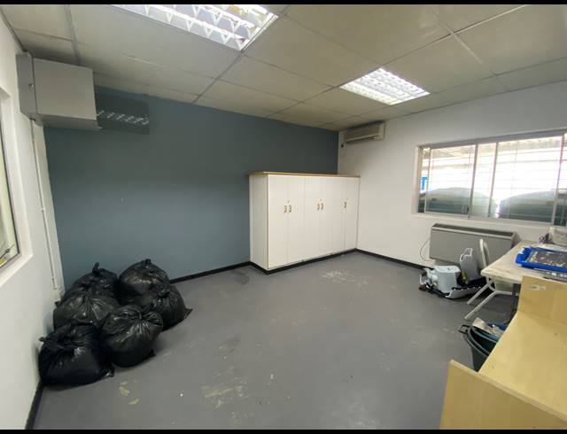 572M² WAREHOUSE TO LET IN PAARDEN EILAND